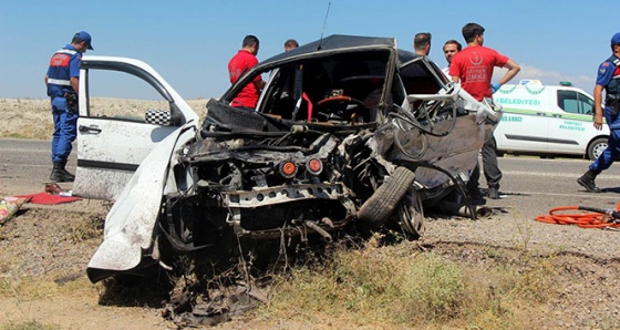 Kayseri'de feci kaza: 2 ölü, 9 yaralı