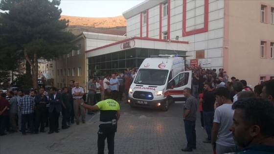 Kayseri'de minibüs ile kamyonet çarpıştı: 18 yaralı