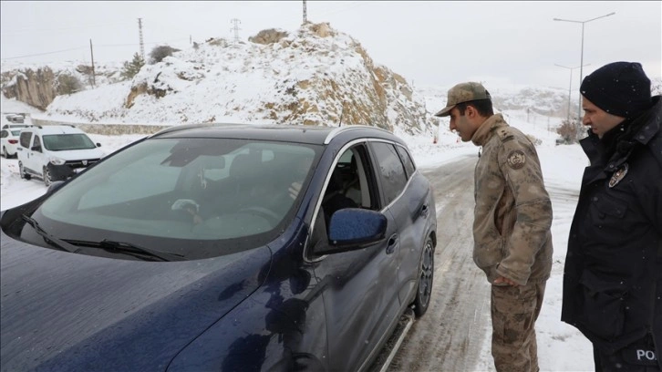 Kayseri-Malatya kara yolu kontrollü olarak ulaşıma açıldı