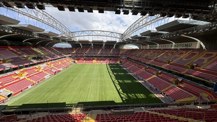 Kayseri'de hibrit teknolojisiyle zemini yenilenen stadyumda, milli maç heyecanı yaşanacak