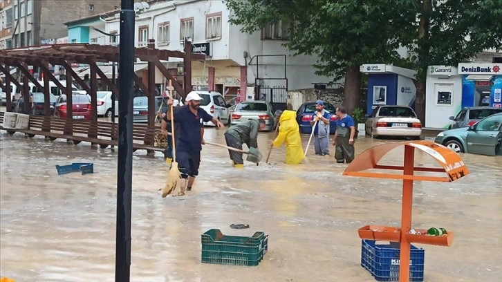 Kayseri'de sağanak ve dolu etkili oldu