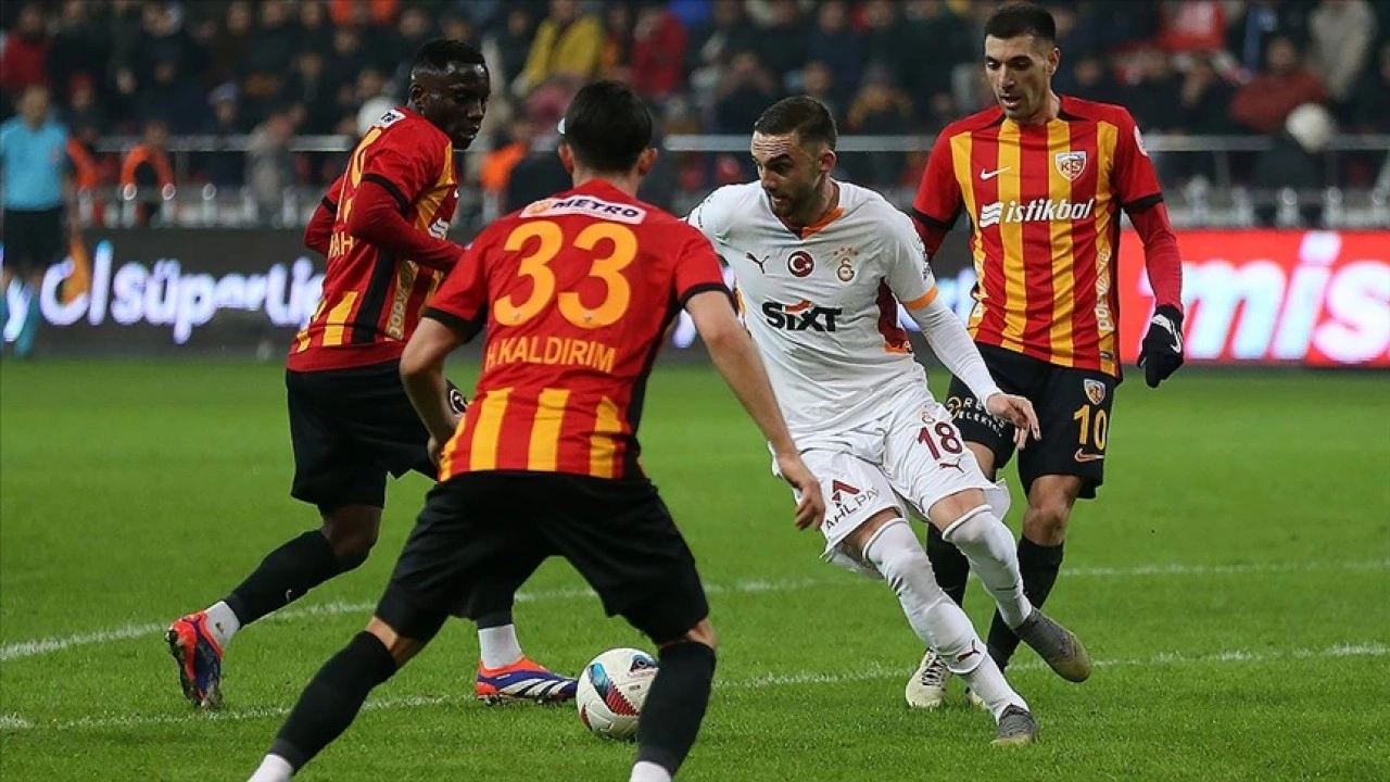 Kayserispor-Galatasaray maçında tribün olaylarına karışan 10 taraftar gözaltına alındı