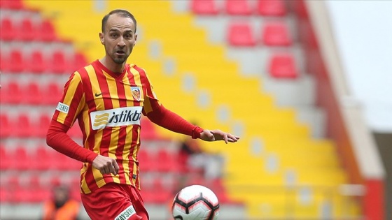 Kayserispor Şamil Çinaz ile sözleşme yeniledi