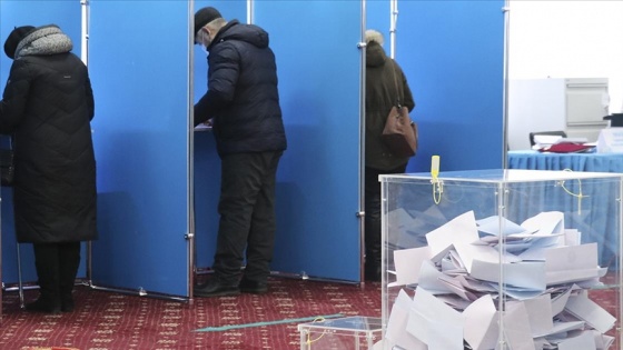 Kazakistan'da parlamento seçimine katılım oranı yüzde 63,3 oldu
