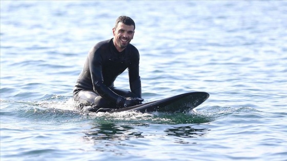 Kenan Sofuoğlu karadaki hız tutkusunu flyboardla göle taşıdı