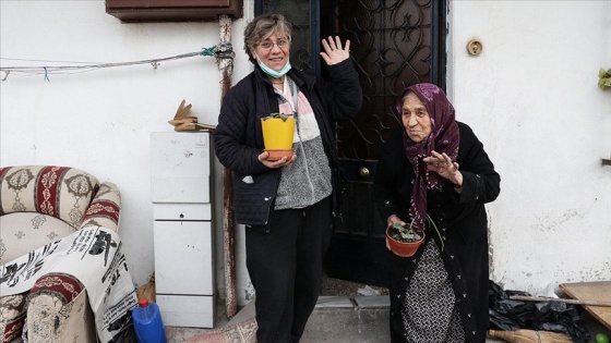 Kentsel dönüşüm anne ile kızına hüznü ve mutluluğu bir arada yaşattı