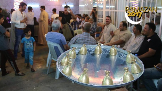 Kerkük'te ramazan gecelerinin eğlencesi 'sini zarf' oyunu