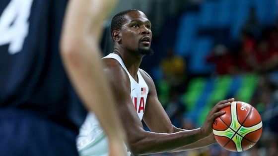 Kevin Durant eski takımını yıktı