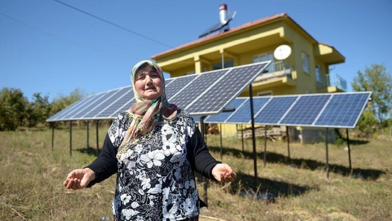 'Kezban ana' evini güneşten aydınlatıyor