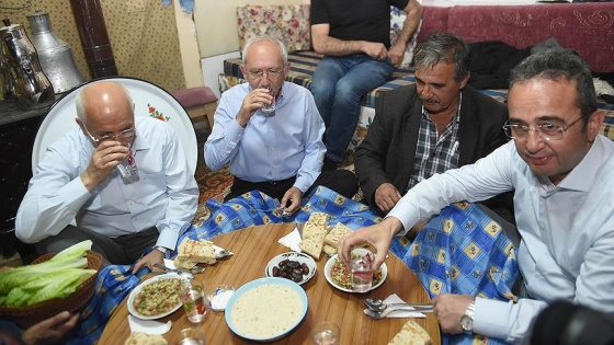 Kılıçdaroğlu köy evinde iftar yaptı