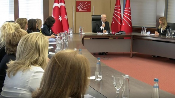 Kılıçdaroğlu partisinin Kadın Kolları üyelerini kabul etti