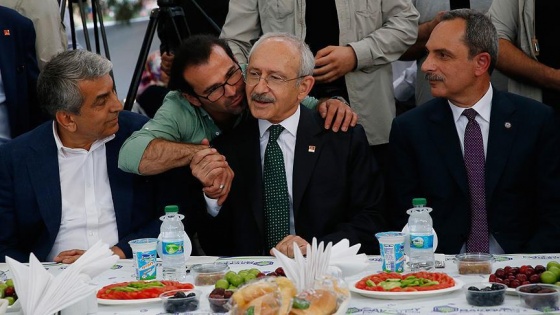 Kılıçdaroğlu, pazarcı esnafıyla iftarda buluştu