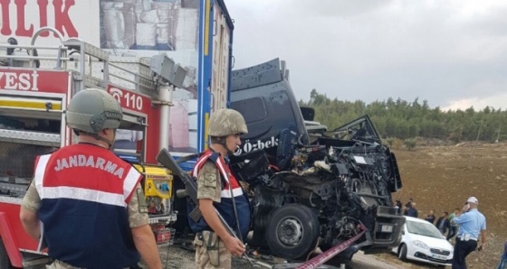 Kilis'te zincirleme trafik kazası: 2 ölü, 4 yaralı