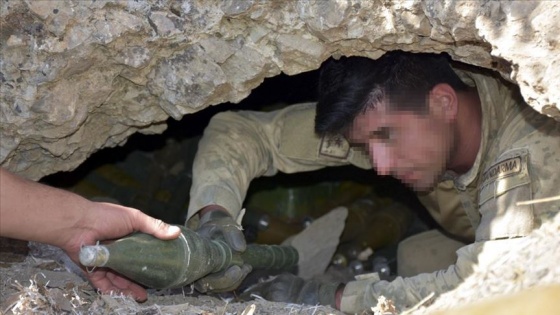 Kıran Operasyonunda 3 sığınakta çok miktarda silah ve mühimmat ele geçirildi