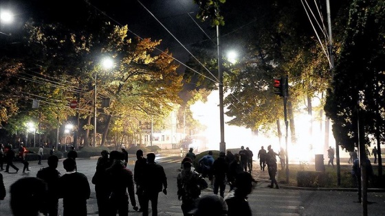 Kırgızistan polisinin seçim protestolarına müdahalesinde 65 kişi yaralandı