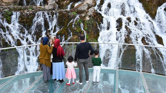 'Kırk gözeli' şelale ziyaretçilerini de coşturuyor