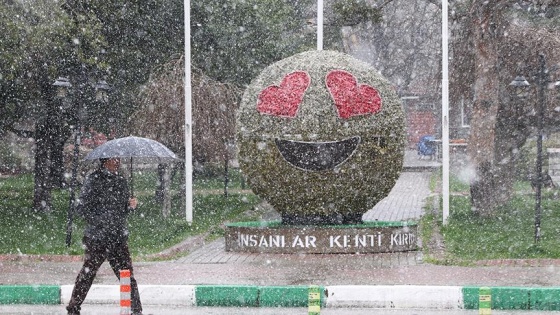 Kırklareli şehir merkezinde kar yağışı etkili oldu