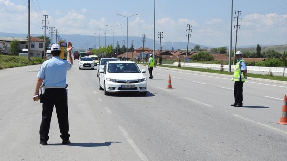 Kırmızı ışık ihlalini 'drone' tespit etti