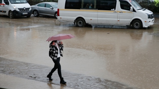 Kıyı Ege'de sağanak, Batı Karadeniz'de yoğun kar yağışı bekleniyor