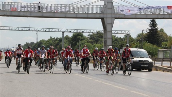 Kızılay Genel Başkanı Kerem Kınık, deprem farkındalığı için pedal çevirdi