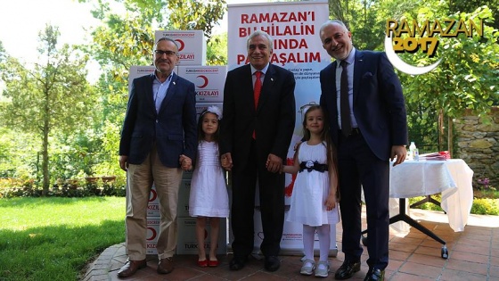 Kızılaydan 'Ramazanı bu hilalin altında paylaşalım' çağrısı