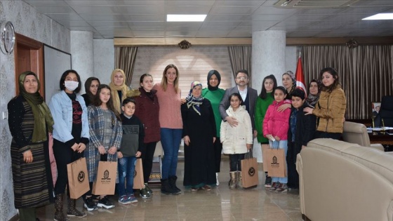 Kızıltepe'de Sevgililer Günü'nde yetimlerin yüzünü güldürdüler