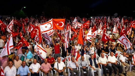 KKTC&#039;de Yavuz Çıkarma Plajı&#039;nda 10. kez şafak nöbeti tutuldu