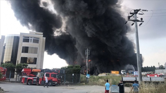 Kocaeli'de depo yangını