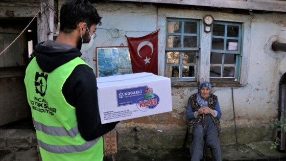 Kocaeli'de 'Gönül Kazan' projesiyle evinde yemek yapamayan vatandaşların sofraları bo