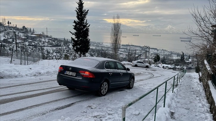 Kocaeli'de 'zorunlu olmadıkça trafiğe çıkmayın' uyarısı