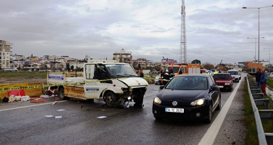 Kontrolden çıkan kamyonet bariyerleri yıktı: 1 ölü, 3 yaralı