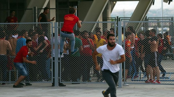 Konya'da 4 taraftar bıçakla yaralandı