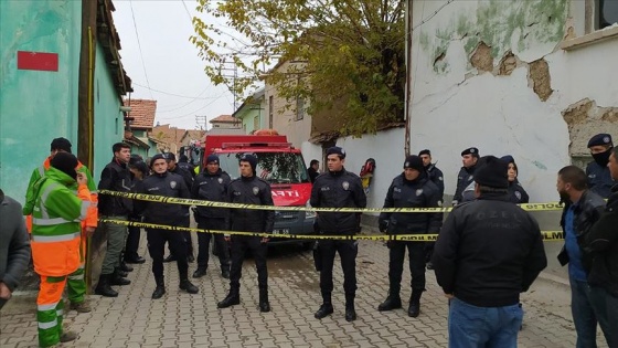 Konya'da kerpiç evde göçük: Enkaz altında kalanlar var