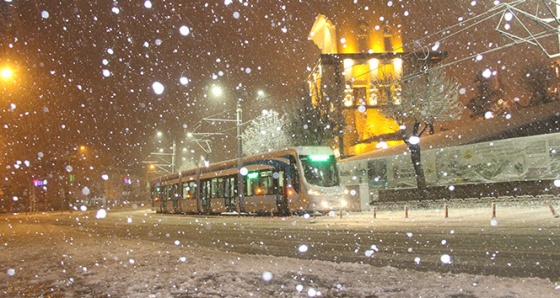 Konya'da okullar kar yağışından tatil oldu, yollar ulaşıma kapandı