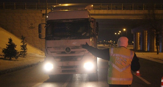 Konya’nın tüm şehirlerarası yolları tır ve kamyonlara kapatıldı