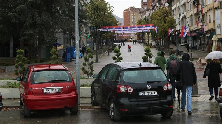 Kosova, plakasını tescil etmeyenlere para cezası uygulamasını 48 saat erteledi