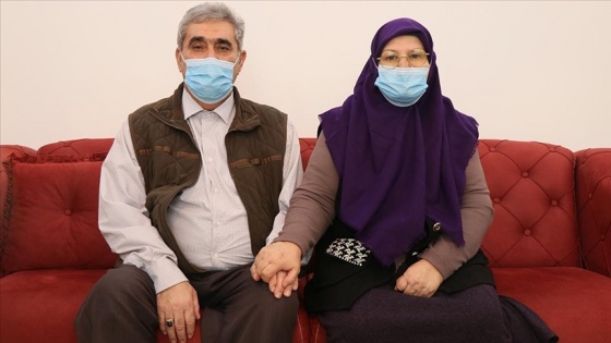 Kovid-19 hastası Azerbaycanlı çift, Türkiye'de sağlığına kavuştu