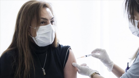 Kovid-19'la mücadelede ülke genelinde yapılan aşı sayısı 28 milyonu geçti