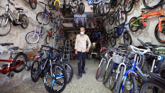 Kovid-19 önlemleri Bağdat sokaklarını bisikletlerle doldurdu