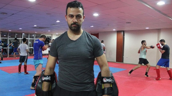 Köy imamı kick boks sayesinde sigarayı bıraktı