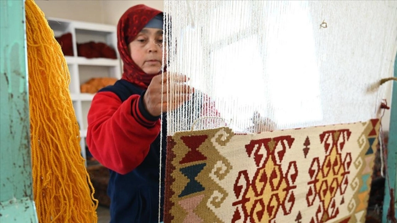 Köyde kurulan kooperatif 53 yıldır kadınlara gelir kapısı oluyor