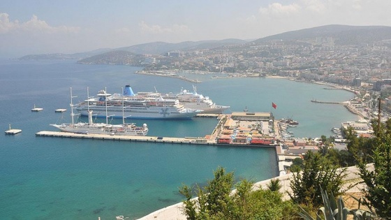 Kruvaziyer gemiler en çok Kuşadası'na uğradı