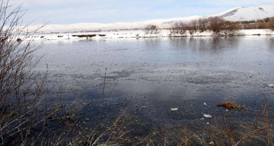 Kura Nehri buz tuttu