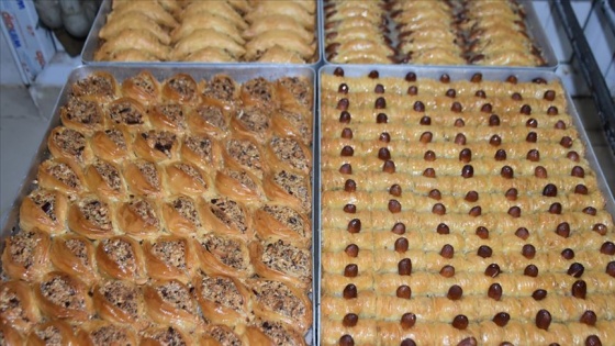 Kurban Bayramı'nda sofraları bademli baklava süsleyecek