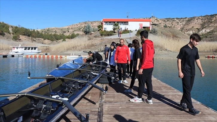 Kürek sporunun antrenman merkezi: Gazihan Dede Su Sporları Merkezi