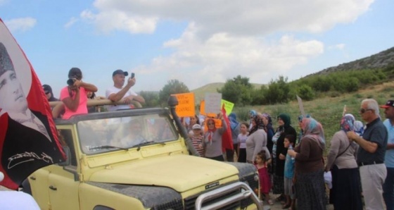 Kuşadası’nda köylülerden taş ocağı eylemi