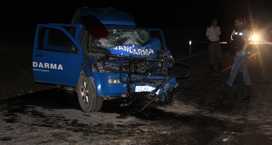 Kütahya'da kamyonetle jandarma aracı çarpıştı: 1 şehit, 3'ü asker 7 yaralı