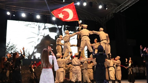 Kütahya'da lise öğrencilerinden Dumlupınar Müzikali