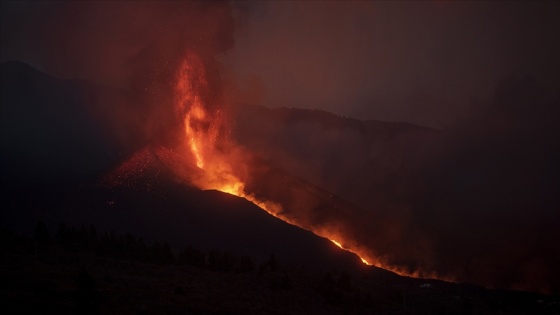 La Palma Adası'ndaki volkan bir ayda 85 milyon metreküp lav püskürttü