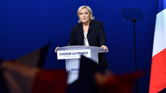 Le Pen'den iki medya kuruluşuna yasak